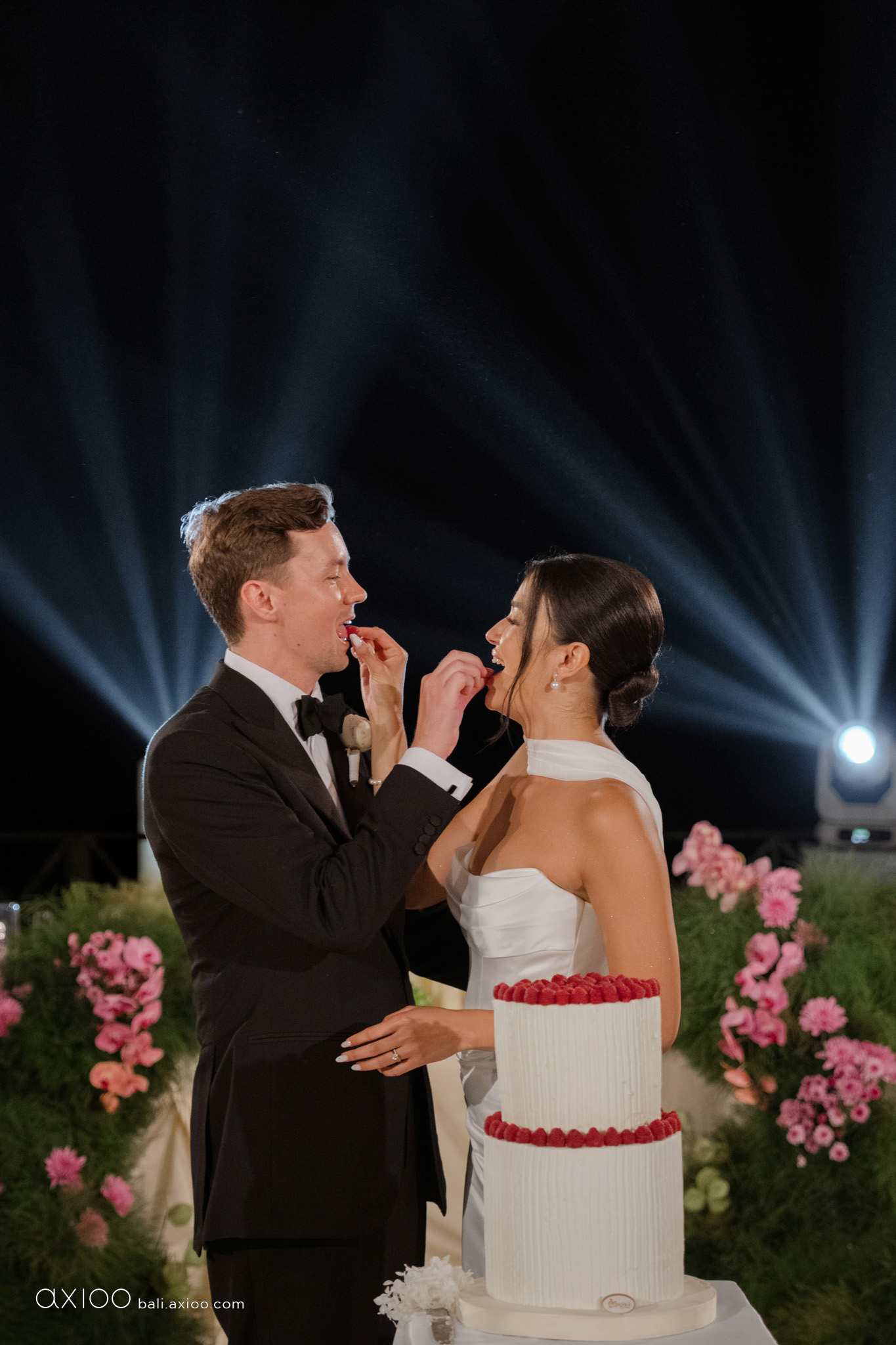 Axioo: In the Spur of the Moment